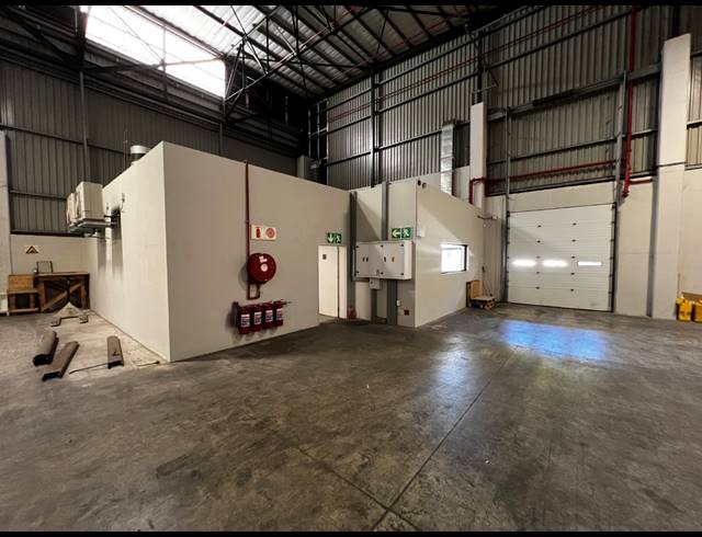 1,154M² WAREHOUSE TO LET IN AIRPORT INDUSTRIA